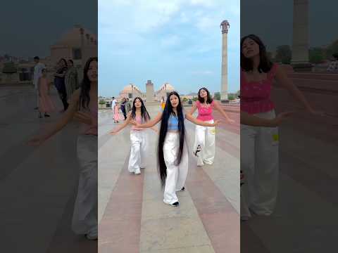 Piche aunty kya dekh rahi 👀💋🥰 #dance #shorts #viral #longhair