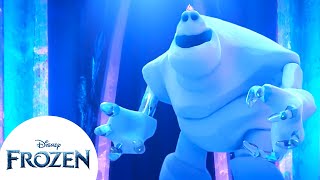 Elsa crea a Malvavisco para defender su palacio de Hielo | Frozen