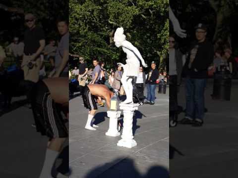 Video: Washington Square Park: Udhëzuesi i plotë