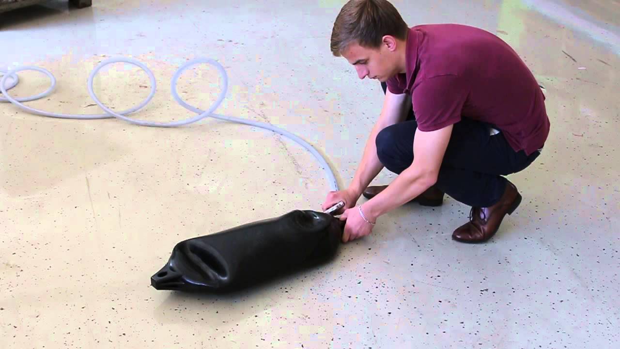 Inflating SEATEC fenders - YouTube