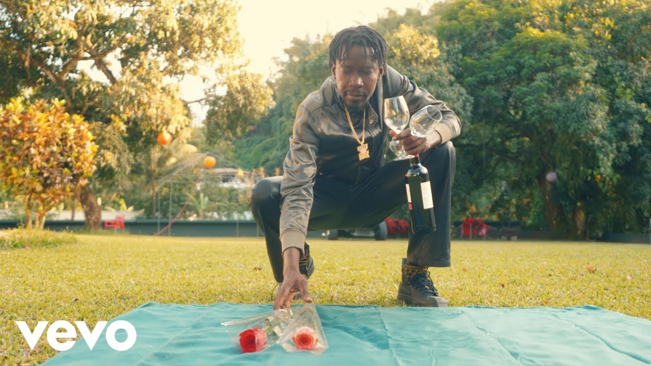 Chi Ching Ching - Tell Me (Official Video)