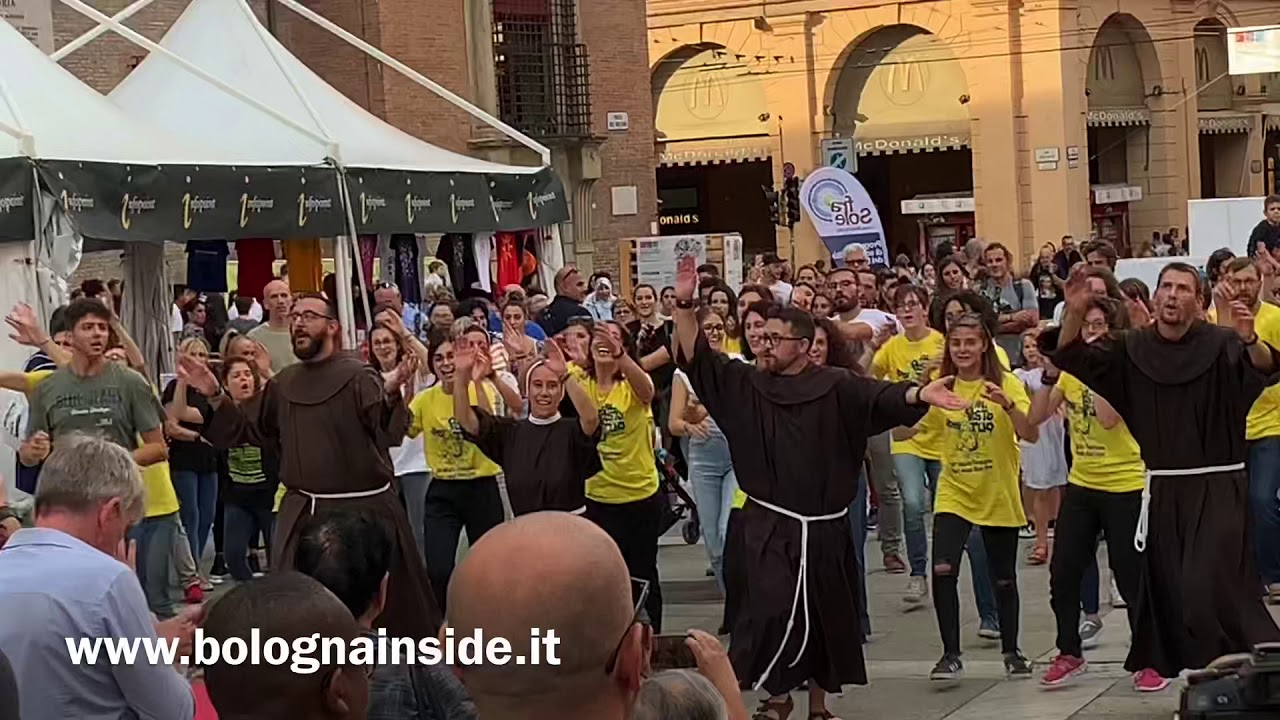Ballo di gruppo al Festival Francescano Bologna YouTube