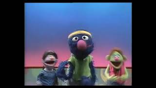 Juega Conmigo Sesame play With Me Sesame  Workout With Grover latin Spanish
