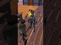 立体起動装置をリヴァイ兵士長に渡そうとするやさしいプレイヤーに出会った件 in Fortnite #shorts