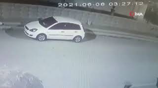 Antalya'da otomobil üzerindeki brandayı çaldı! Rahat tavırları şaşırttı