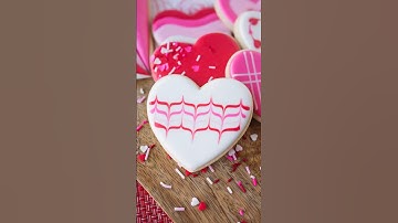 Valentine’s Day heart cookie with wet on wet royal icing technique #relaxingvideo #royalicing