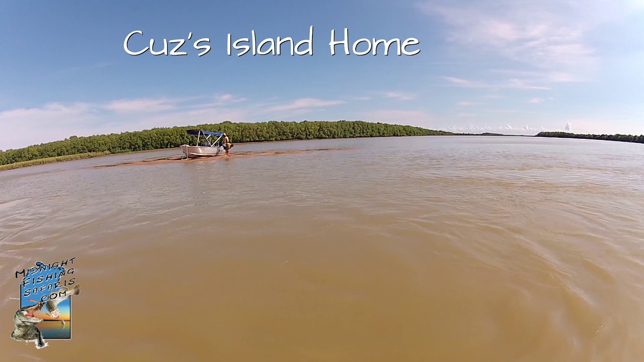 The Roper River has a few treacherous hazards Another Magic Moment while on Safari