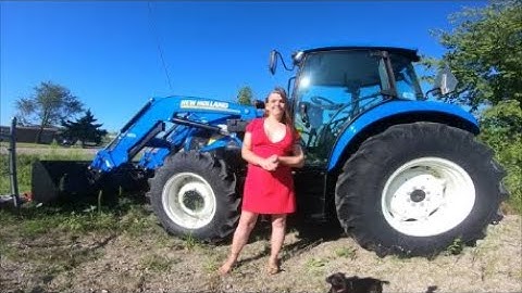 New Holland Powerstar 100 with Frontloader