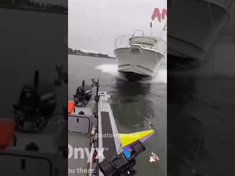 Video: Bagaimana untuk mengelak daripada berlanggar dengan bot lain?