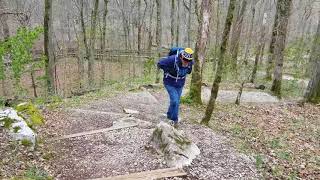 Mammoth Cave . The Green River Bluff Trail to Sunset Point.