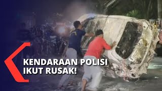 Ricuh di Dalam & Luar Stadion Kanjuruhan, Sejumlah Kendaraan Polisi Ikut Dibakar & Dirusak