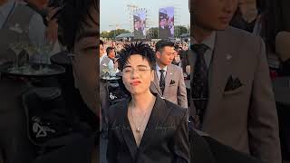 Các bạn nhìn xem ảnh chu mỏ không, chứ mình không thấy gì hết 🙈🆘 cre: laraindaeyo #quanghungmasterd