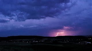 Nachtgewitter über den Schweizer Alpen am 19. Juni 2019 mit Blitze und Wetterleuchten 🇨🇭