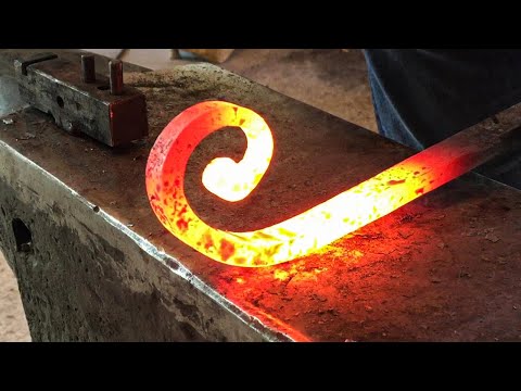 Making a wrought iron gate - Fabrication d'un portillon en fer forgé - ferronerie