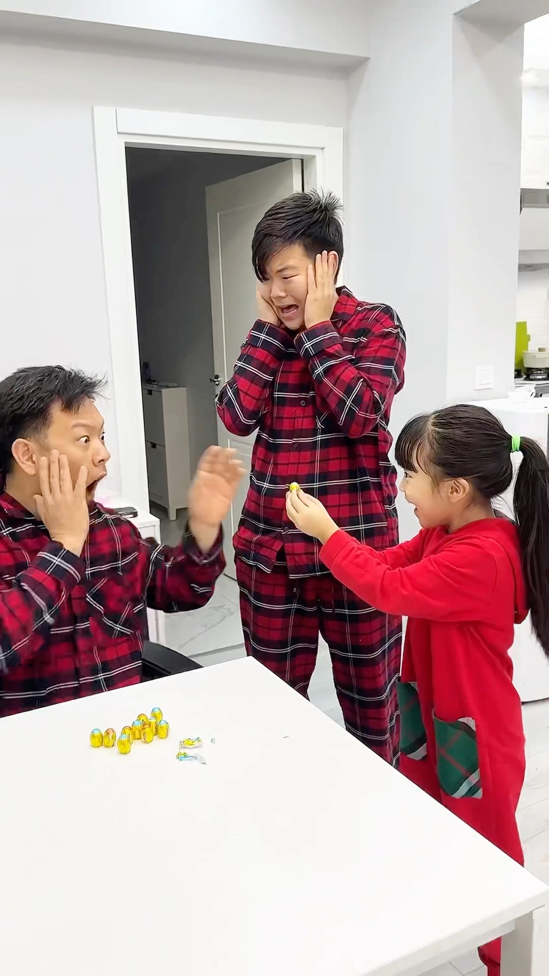 Children are swindlers ?? LeoNata family #shorts