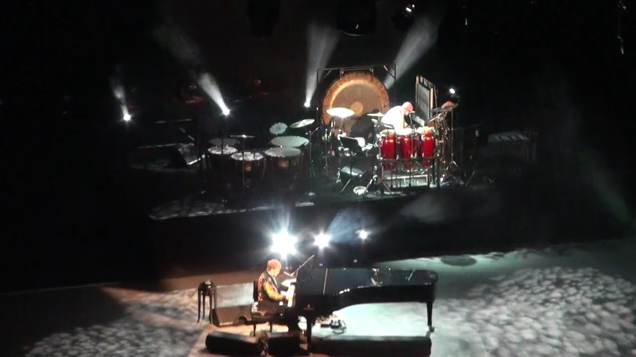 Elton John and Ray Cooper-Crazy water- Live in Moscow, Russia,12.12.2010