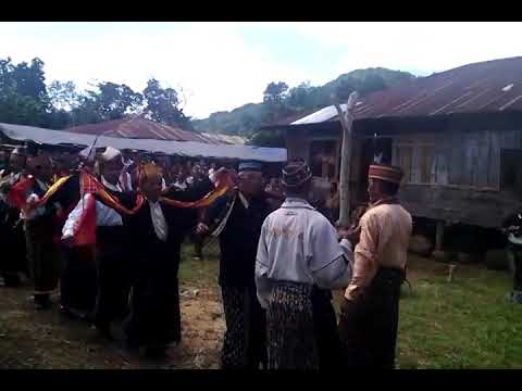 Tarian Raga Sae, Tarian adat Manggarai //: (Kampung Rende, Desa Lembur, Kecamatan Kota Komba).