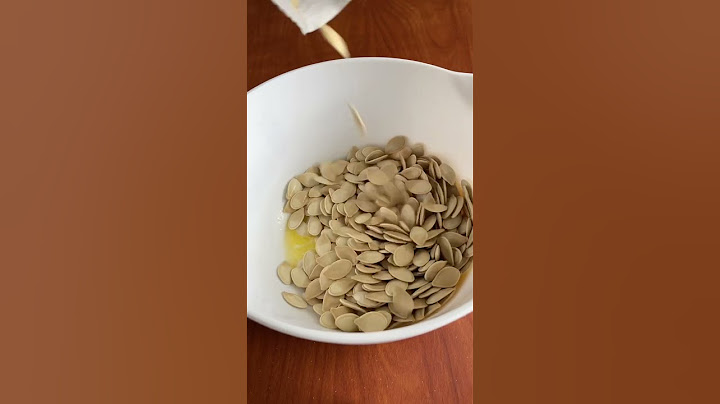 Don't throw away your pumpkin seeds! Eat them instead!