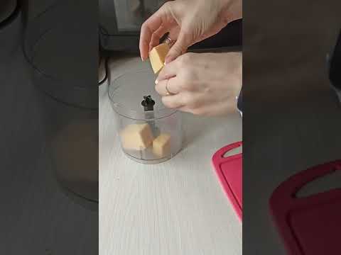 Как за один раз измельчить весь сыр без терки