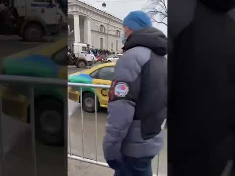 Нападение на сотрудника полиции в Петербурге