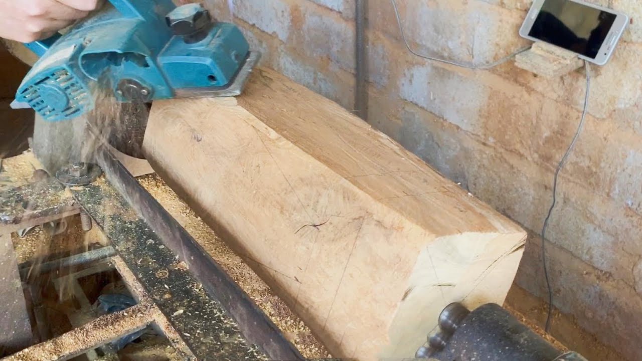 Woodturning a wooden bud from the precious Green Cypress Woodworking Skills Smart and Creative