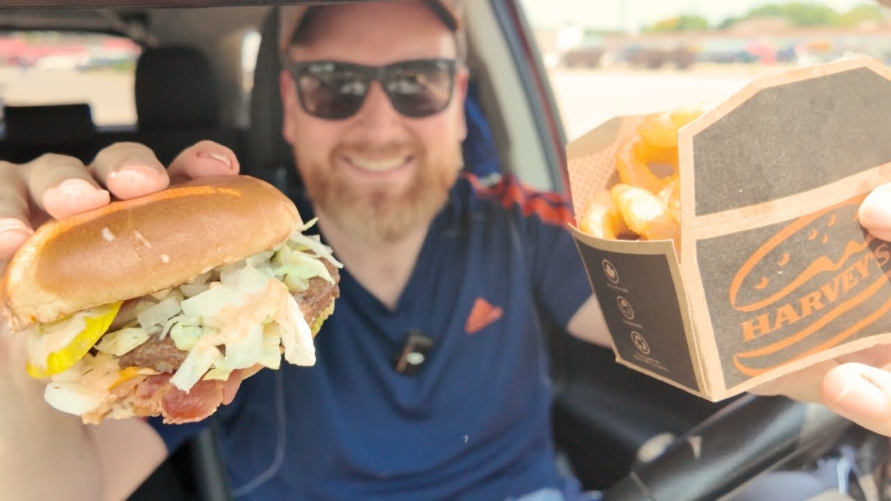 Trying the BEST Burger In Canada 🇨🇦 🍔