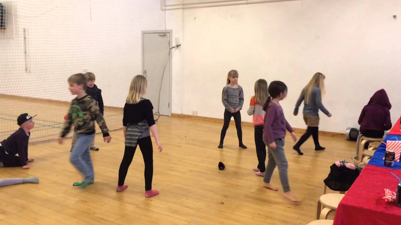 15 Oud Hollandse spelletjes met kinderen voor kinderfeestje of Koningsdag Mamaliefde.nl