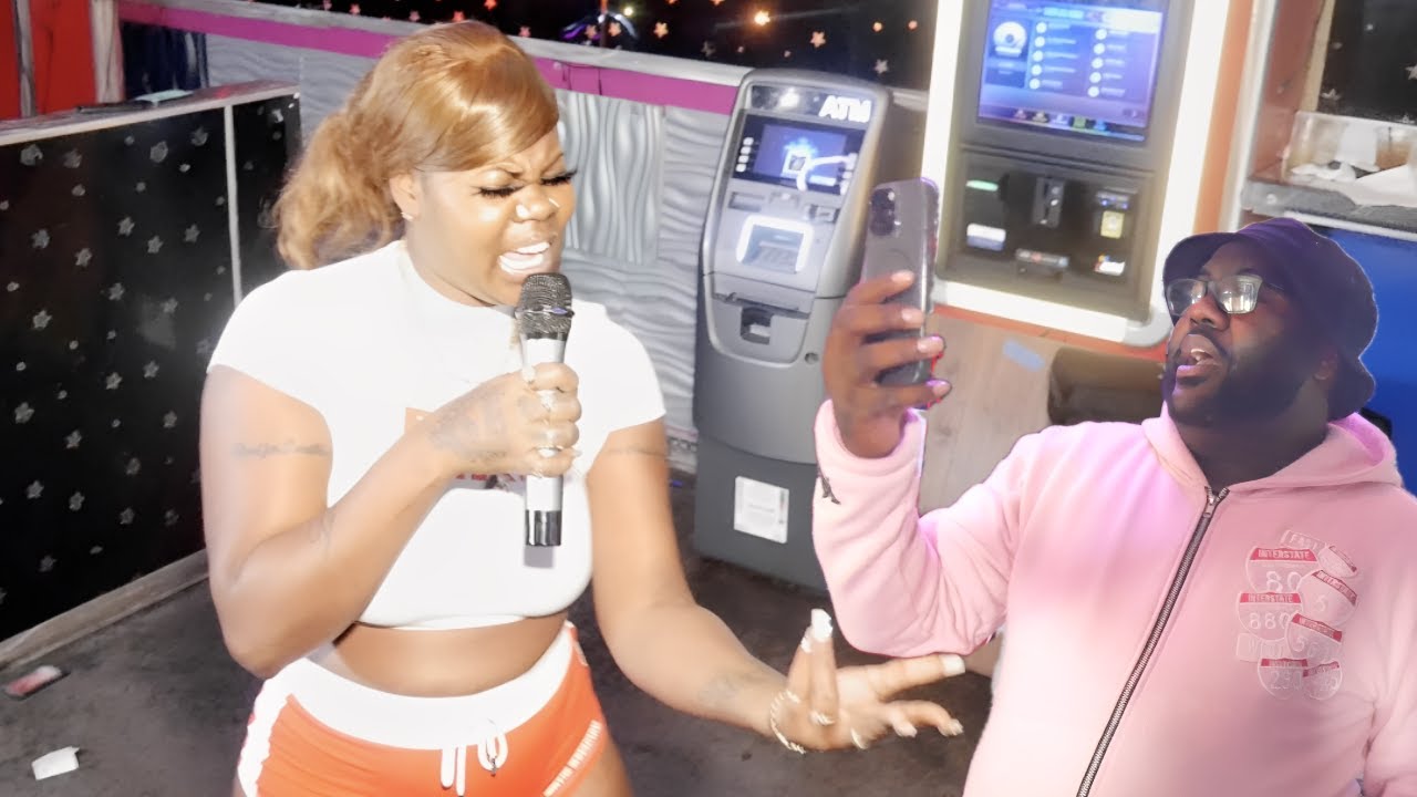 Рэперша из Окленда 25BOBO сходит с ума на вечере открытого микрофона Mistah F.A.B.