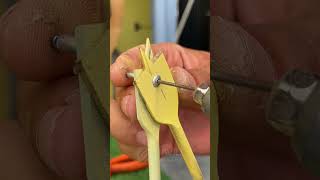 Ninguém percebeu isso nas brocas até ele fazer esse truque #broca #rebite #DIY #ferramentas #oficina