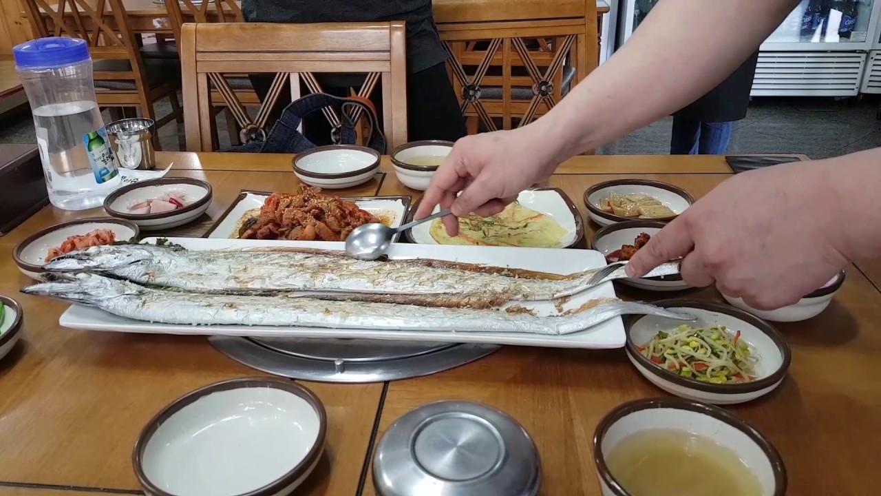 Deboning a hairtail fish in Jeju Island YouTube