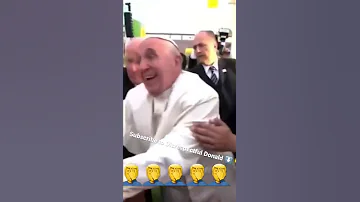 Pope Francis ‼️‼️ Do Not Touch The Pope 🤦‍♂️