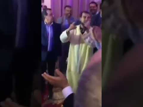 اول ظهور للفنان المعتزل جدوان وهو يغني فى عرس ابنته