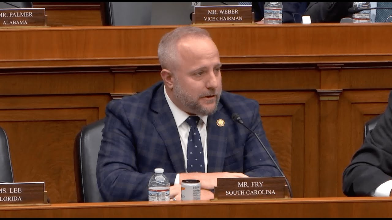 Член палаты представителей Фрай присоединился к Комитету по энергетике и торговле для обсуждения ...