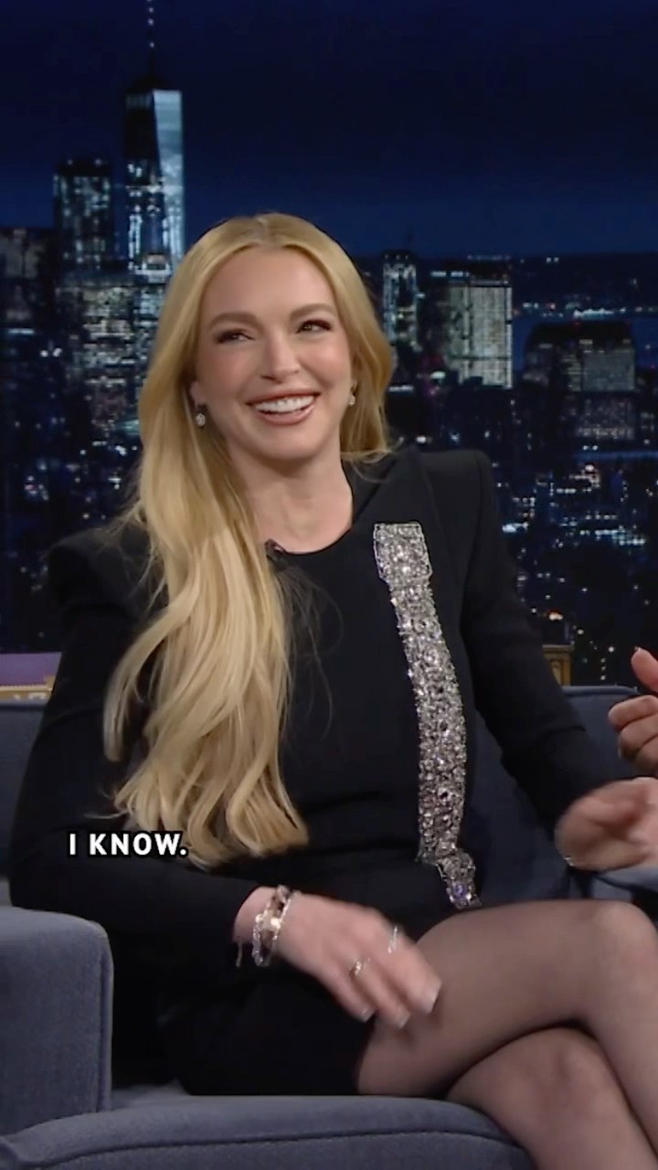 #LindsayLohan \u0026 #JimmyFallon reminisce over their “Debbie Downer” #SNL sketch from 20 years ago!