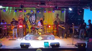 kadjeem en concert live à AZK