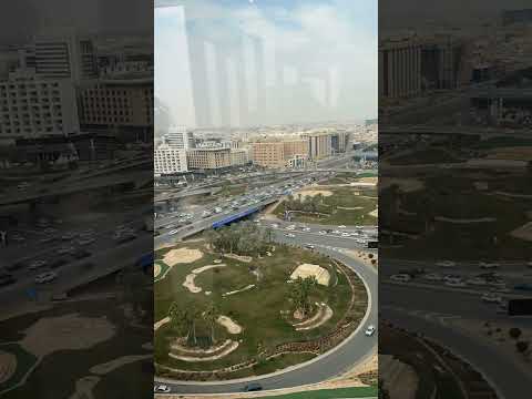 زحمة السيارات و شوارع الرياض  موسم الرياض