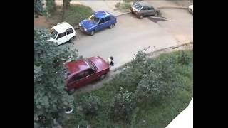 Пьяная женщина - страшная сила. Только ходит плохо...