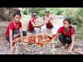 Survival skills: Found & Catch Big fish in River for Food - Grilled Big fish with Peppers for Lunch