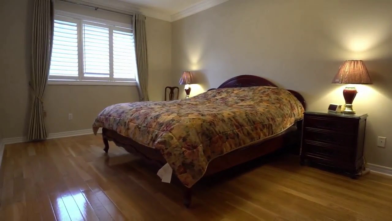 Mississauga Bungalows For Sale Mavis & Derry 710 Gypsy fly Bungalow