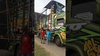 Truk Hijau Brewog  Menyala Bolo karnaval