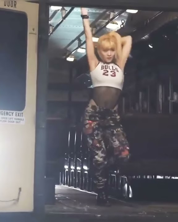 Momo (TWICE) - Like Ooh ahh dance break