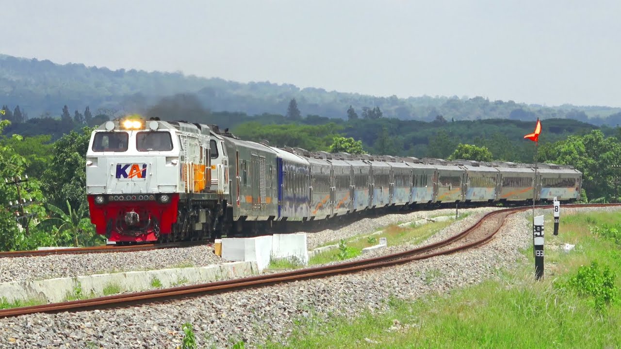 KERETA API PANJANG‼️ MENEMUKAN 16 KERETA API DI SPOT MADIUN-NGANJUK