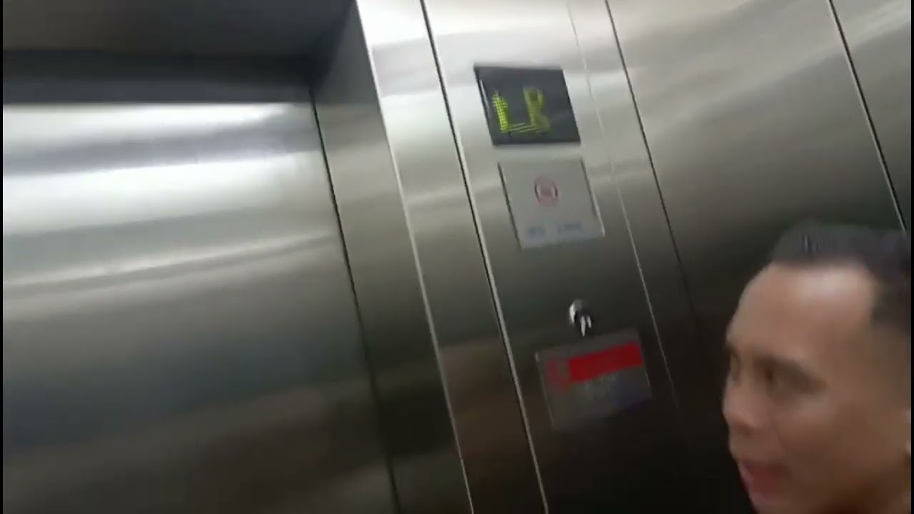 Pondok Indah Mall 2, South Jakarta (Elevator Tour)