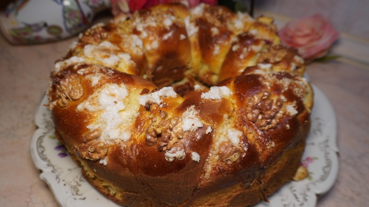 Пухкав Домашен Козунак на конци, невероятно сполучлив е!