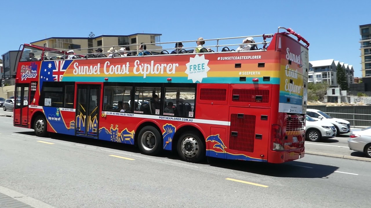 Perth Explorer Ankai HFF6121GS-3 HOPON1 departs Scarborough Beach Bus Station
