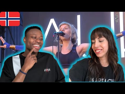 REACTION TO Aurora - Soft Universe (Live Lollapalooza Chile 2018)