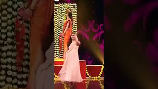Alia Bhatt Dance On The Stage