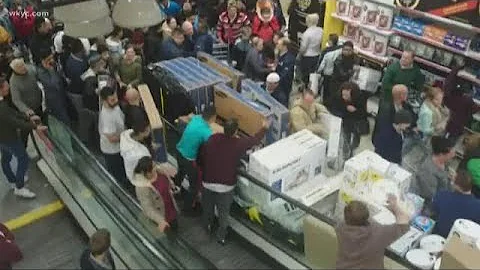 Local shoppers begin to hit stores for Black Friday deals on Thanksgiving