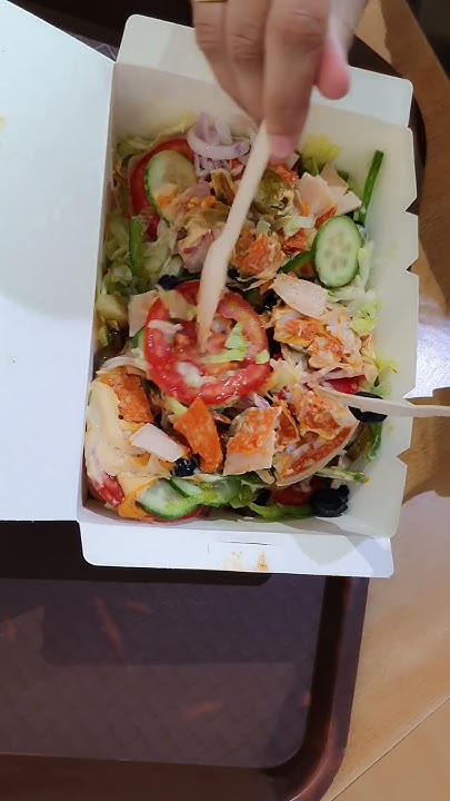 is-subway-salad-healthy-ashortaday-subway-foodreview-caloriedeficit