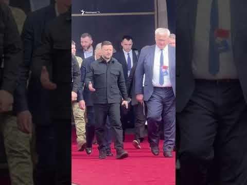 Երևանում վազում է Մակրոնը, սրտիկում՝ Տուսկը, գրկվում՝ Մելոնին